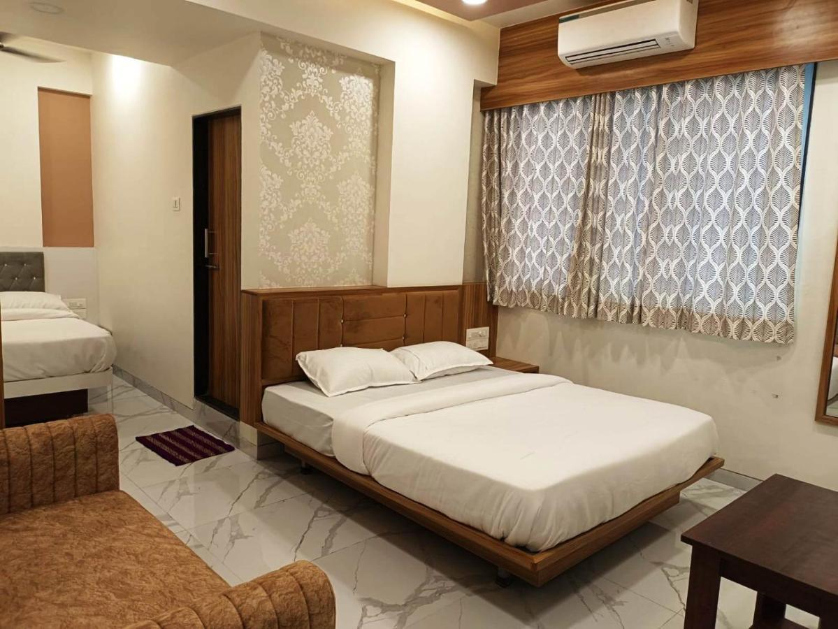 Sai Sagar Lodging & Boarding Ulhasznagar Kültér fotó