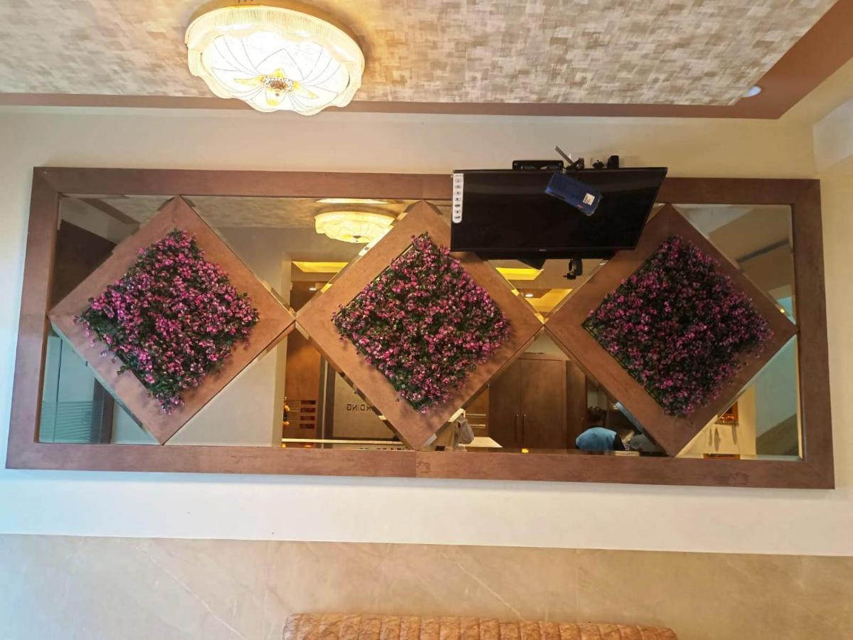 Sai Sagar Lodging & Boarding Ulhasznagar Kültér fotó
