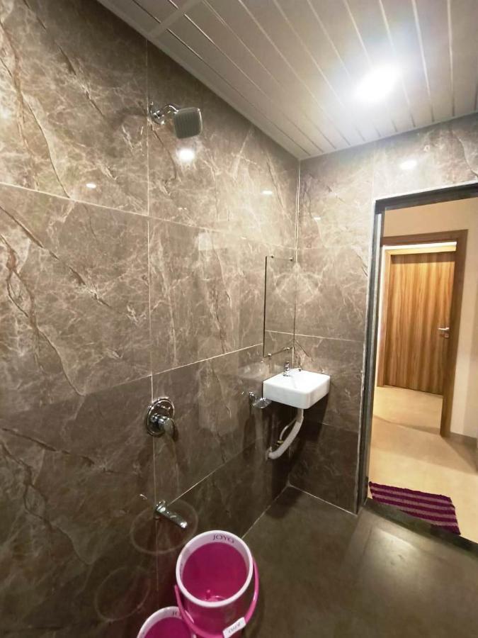 Sai Sagar Lodging & Boarding Ulhasznagar Kültér fotó