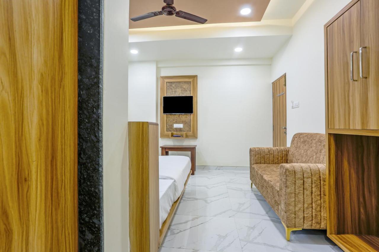 Sai Sagar Lodging & Boarding Ulhasznagar Kültér fotó