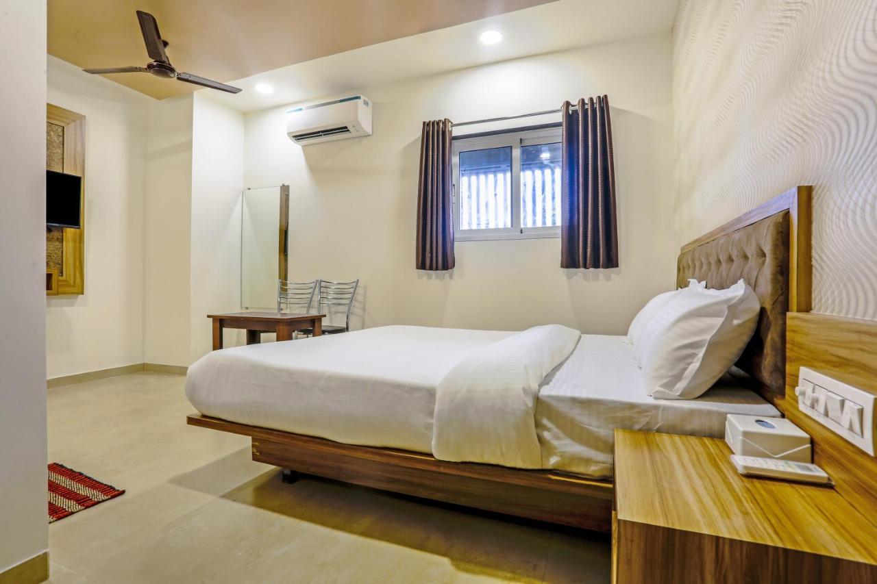 Sai Sagar Lodging & Boarding Ulhasznagar Kültér fotó